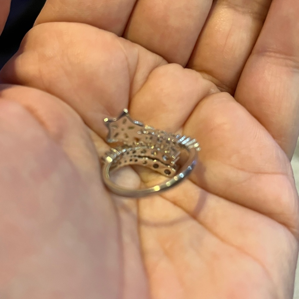Elegant Silver and Gold Star Ring Set - Picture 3 of 7